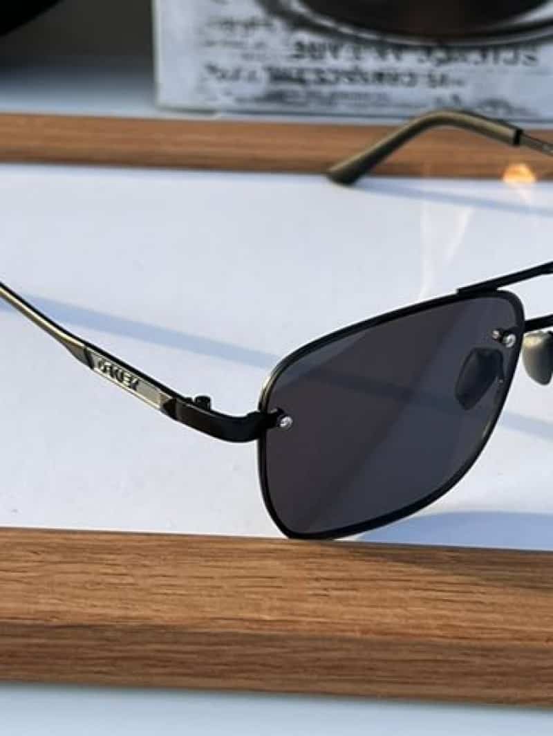 OAk..LeY_8919 black grey