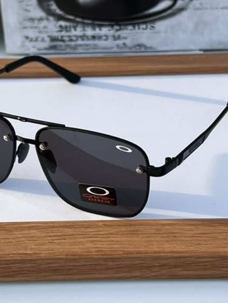 OAk..LeY_8919 black grey