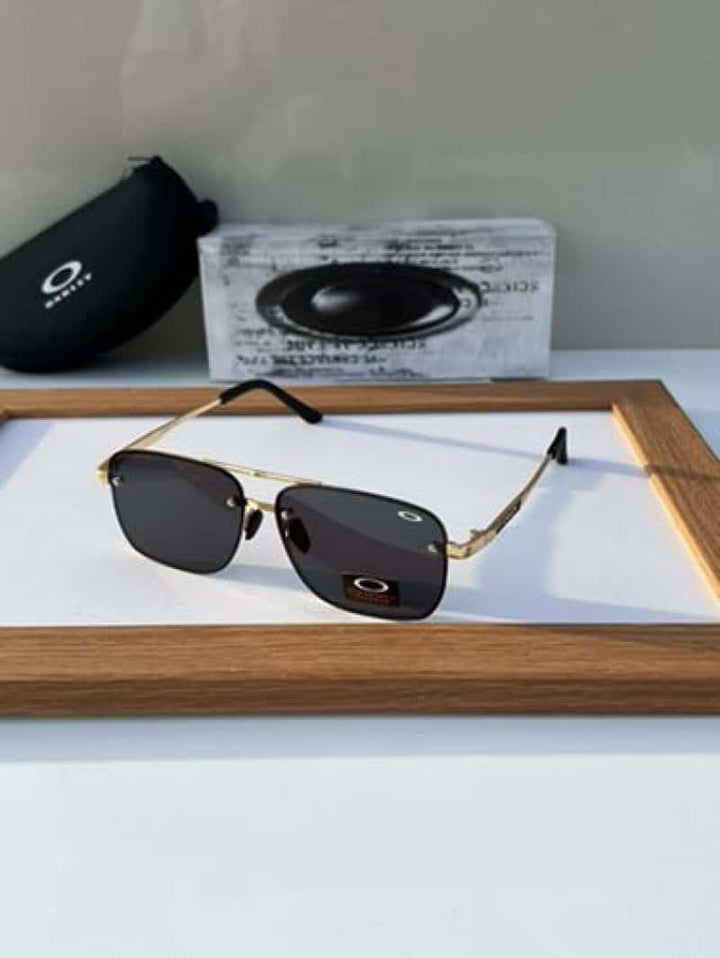 0akleyy 8919 Gold Black