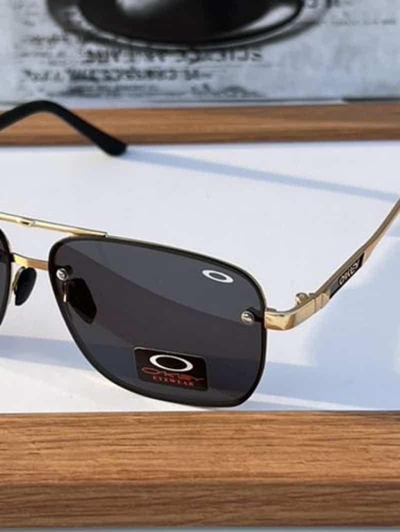 0akleyy 8919 Gold Black