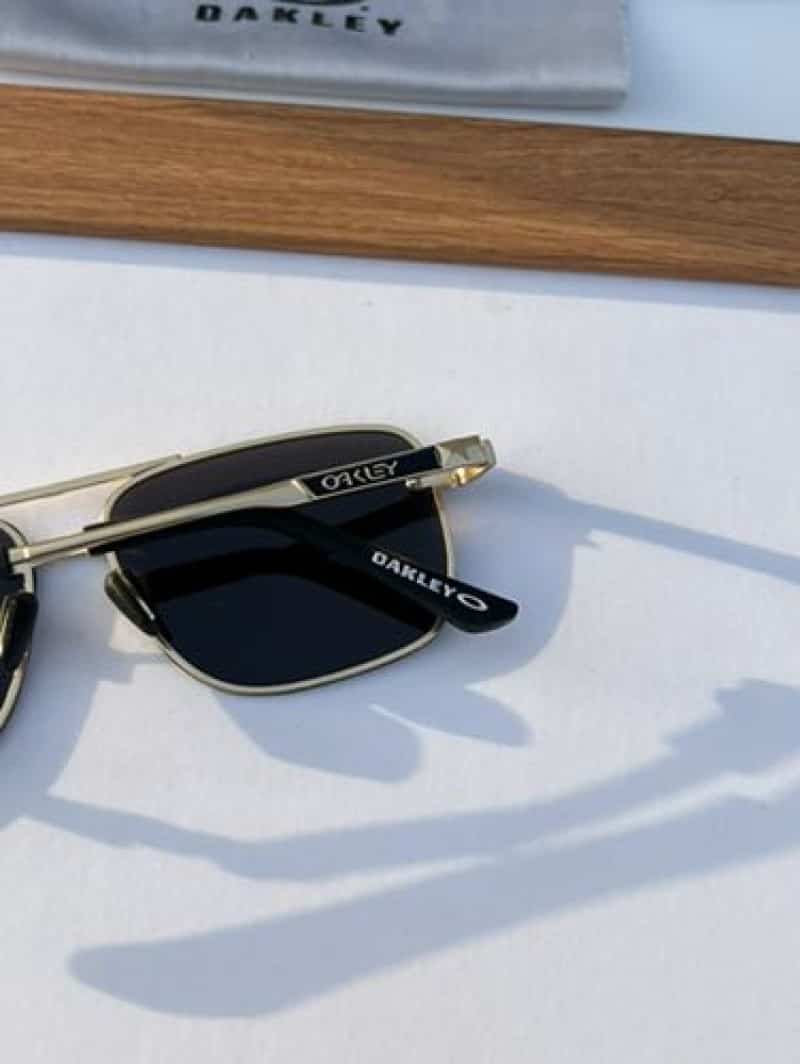 0akleyy 8919 Gold Black