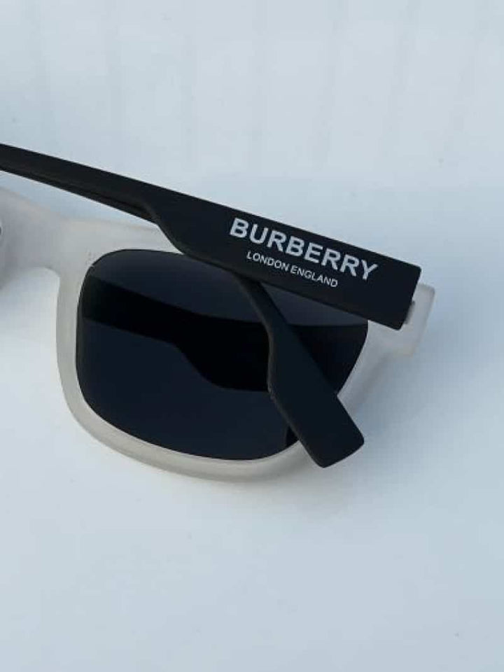 BuRb_ErRy_4293 white black