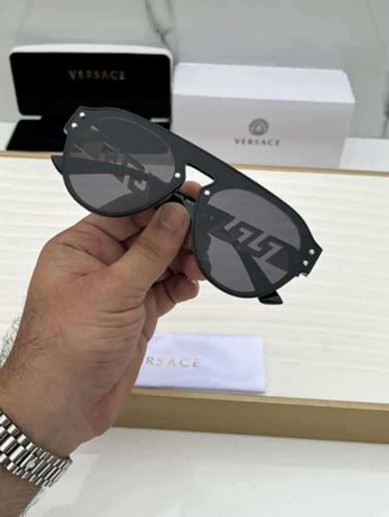V3R$aCe 4420 black