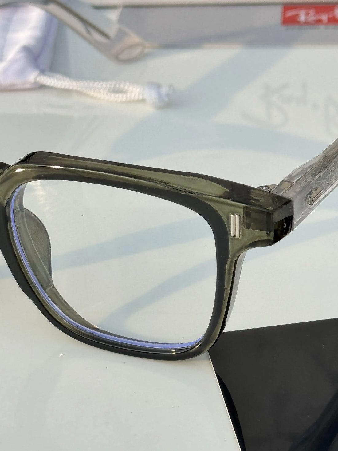 Raybann 1124 green plano