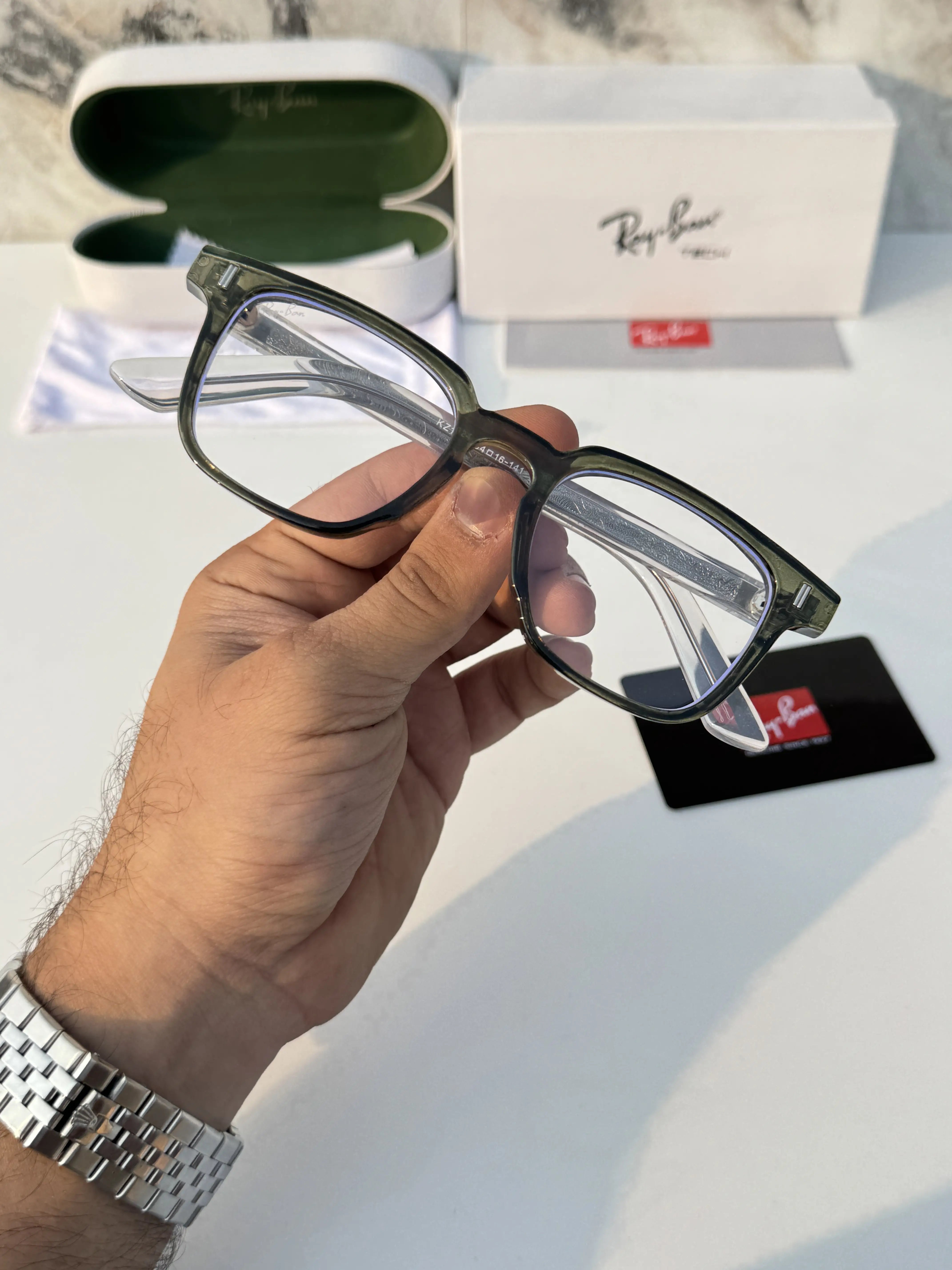 Raybann 1124 green plano