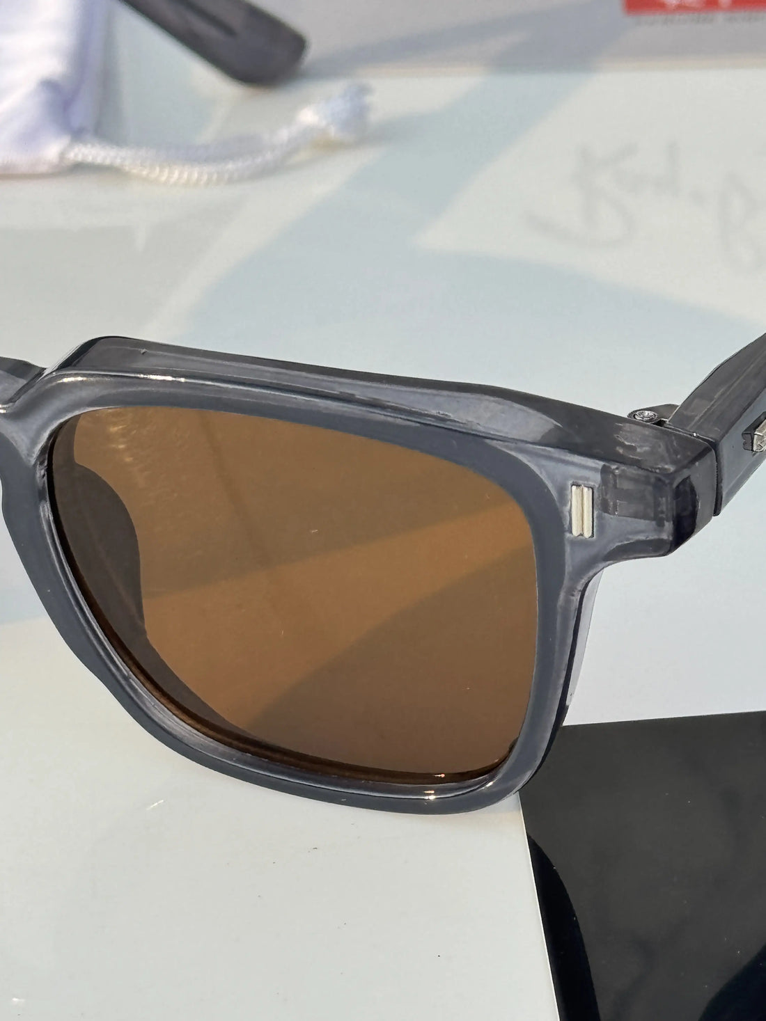 Raybann_1124_blue_brown