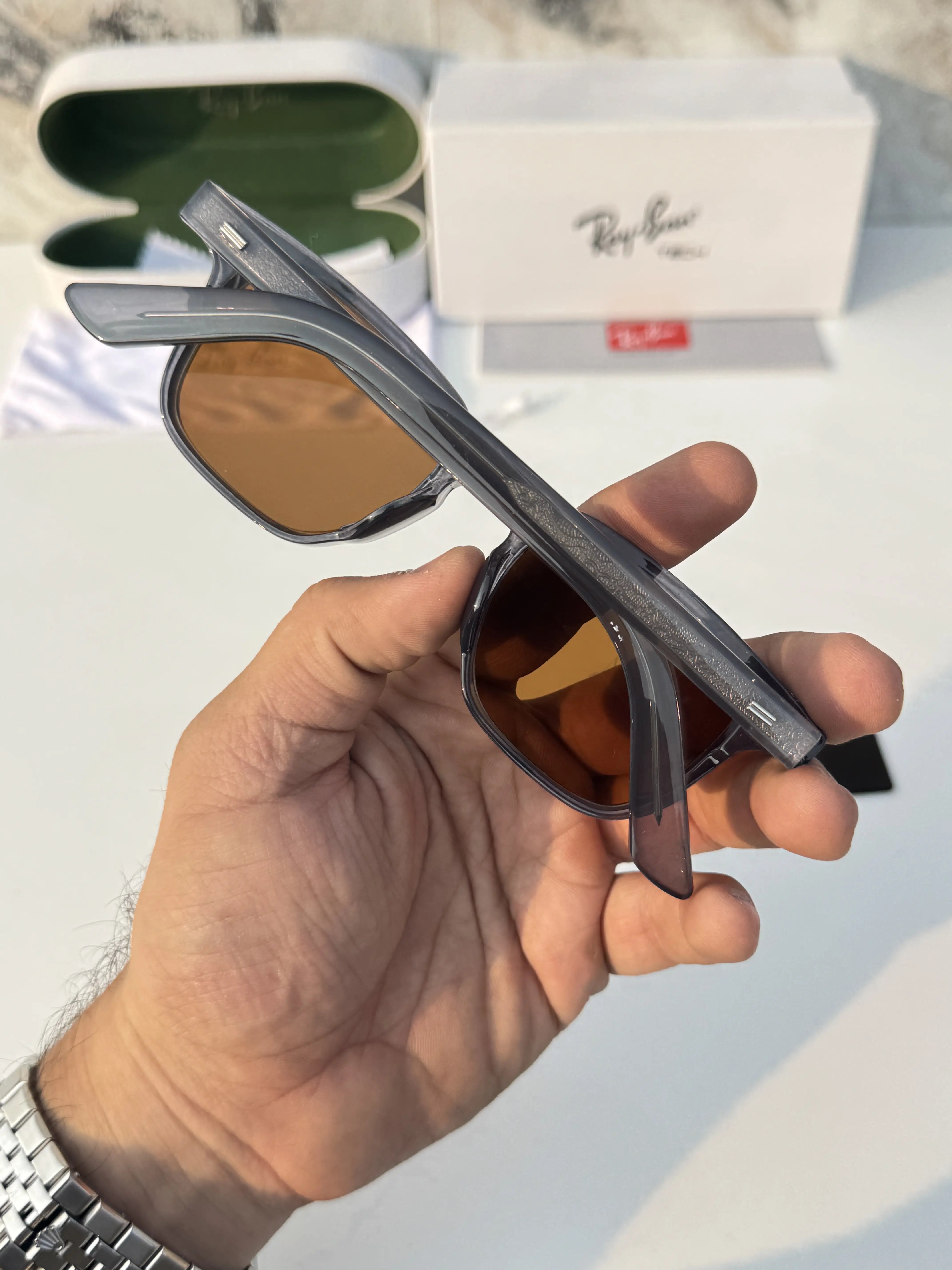 Raybann_1124_blue_brown