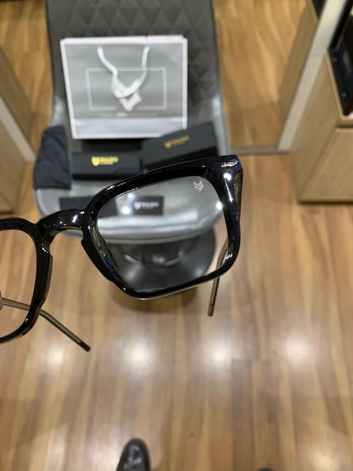 Mairo 107 black plano