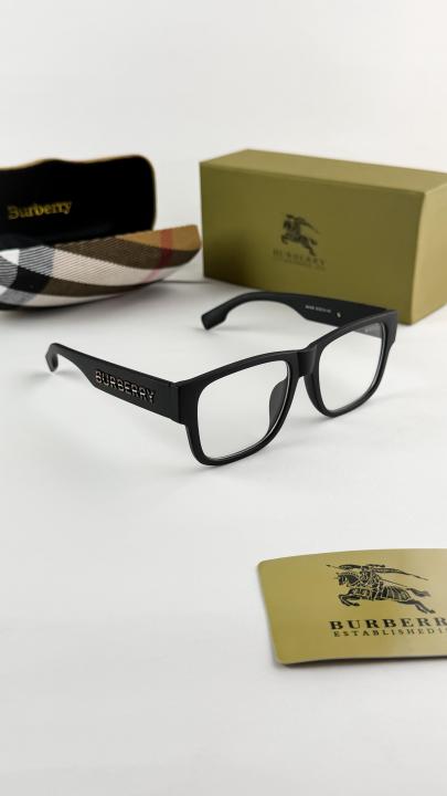 Burberry_printed_plano_4358
