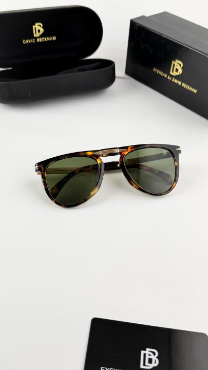 david_beckham_foldable_1040