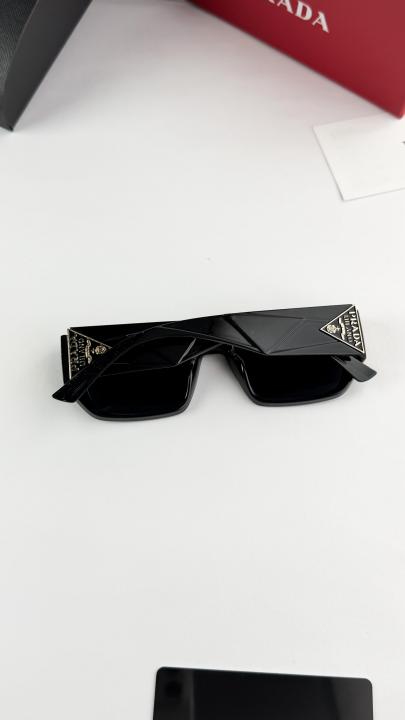 Prada_black_58043