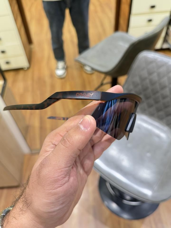 Oakley_hydra_4929_tiger_black