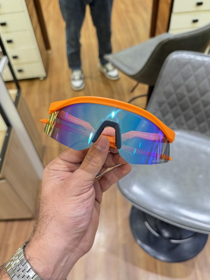 Oakley_hydra_4929_orange_blue