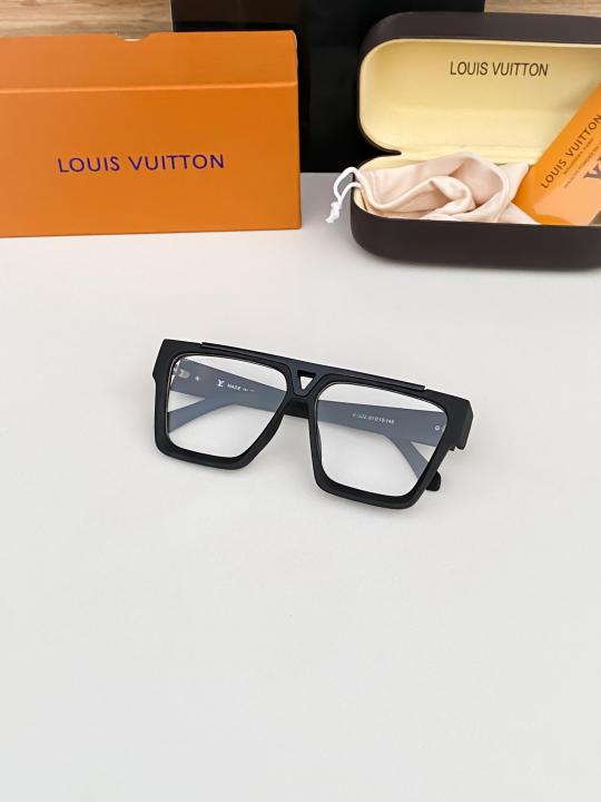 Louis_Vuitton black plano 1502