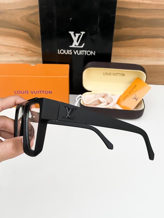 Louis_Vuitton black plano 1502