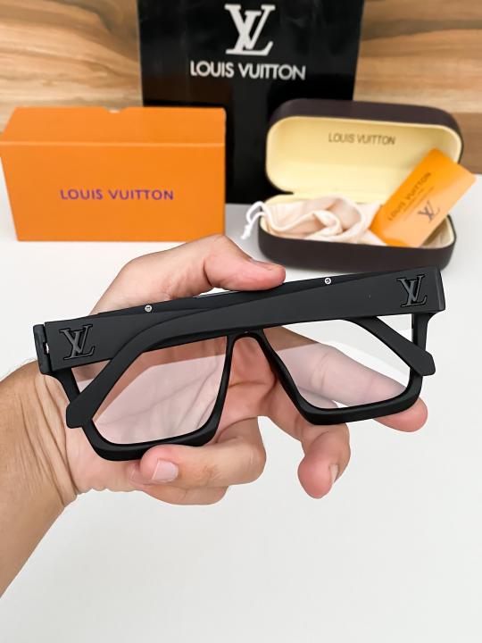 Louis_Vuitton black plano 1502
