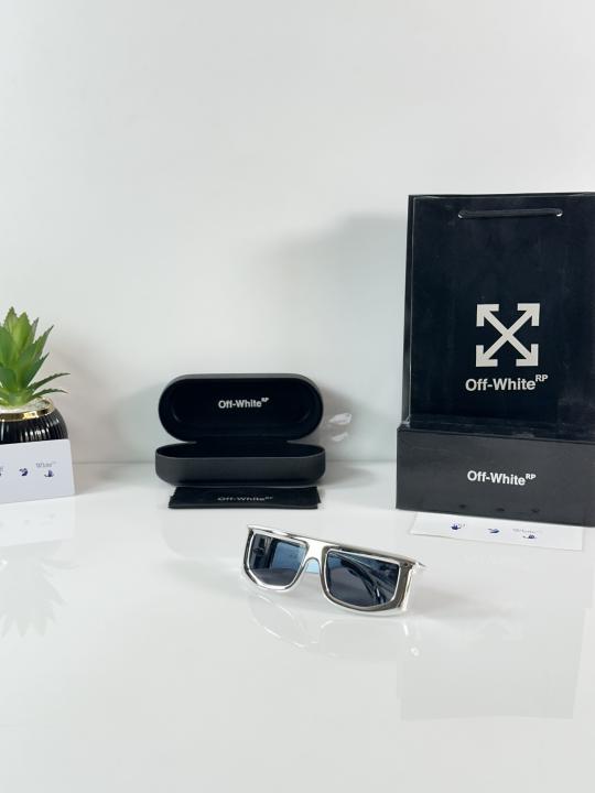 Off_White_05_Chrome_Black