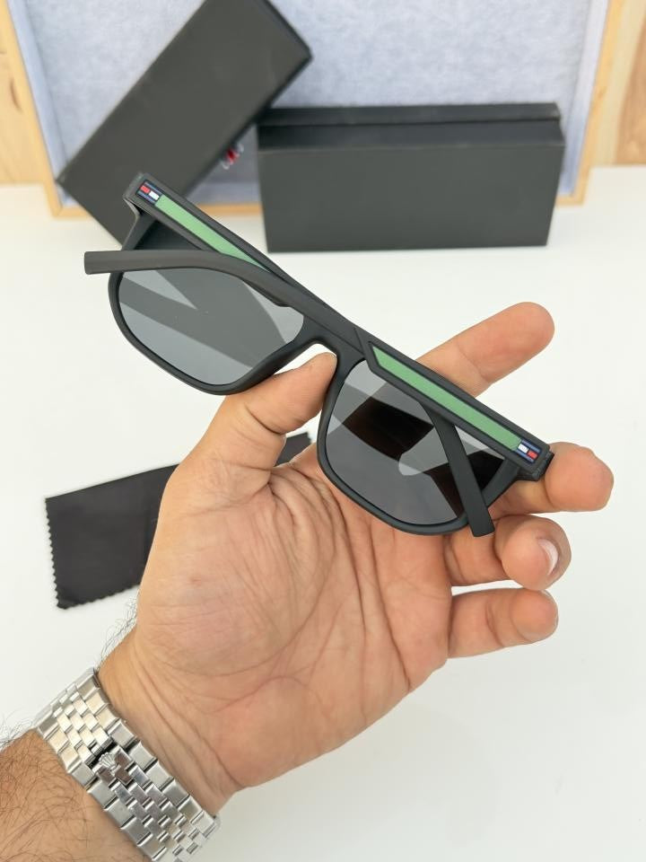 Tommy_hilfiger_2568_black_green