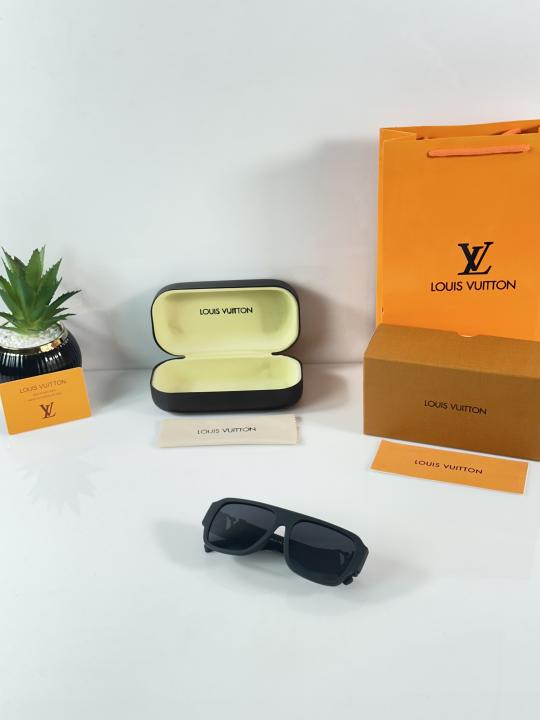 Louis_Vuitton_2686_Mate_Black