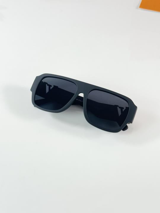 Louis_Vuitton_2686_Mate_Black