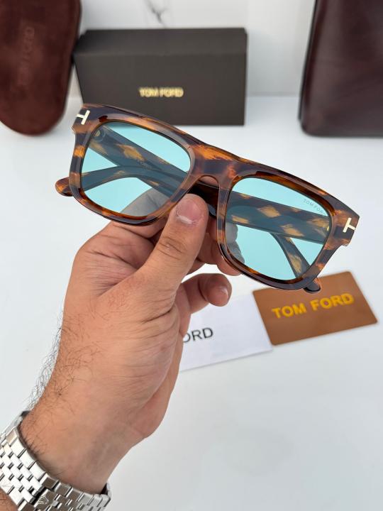 Tomford_259_strip_green