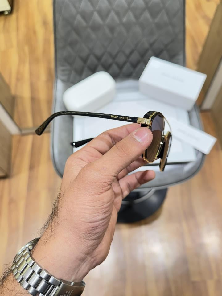 Marc_jacobs_2120_gold_black