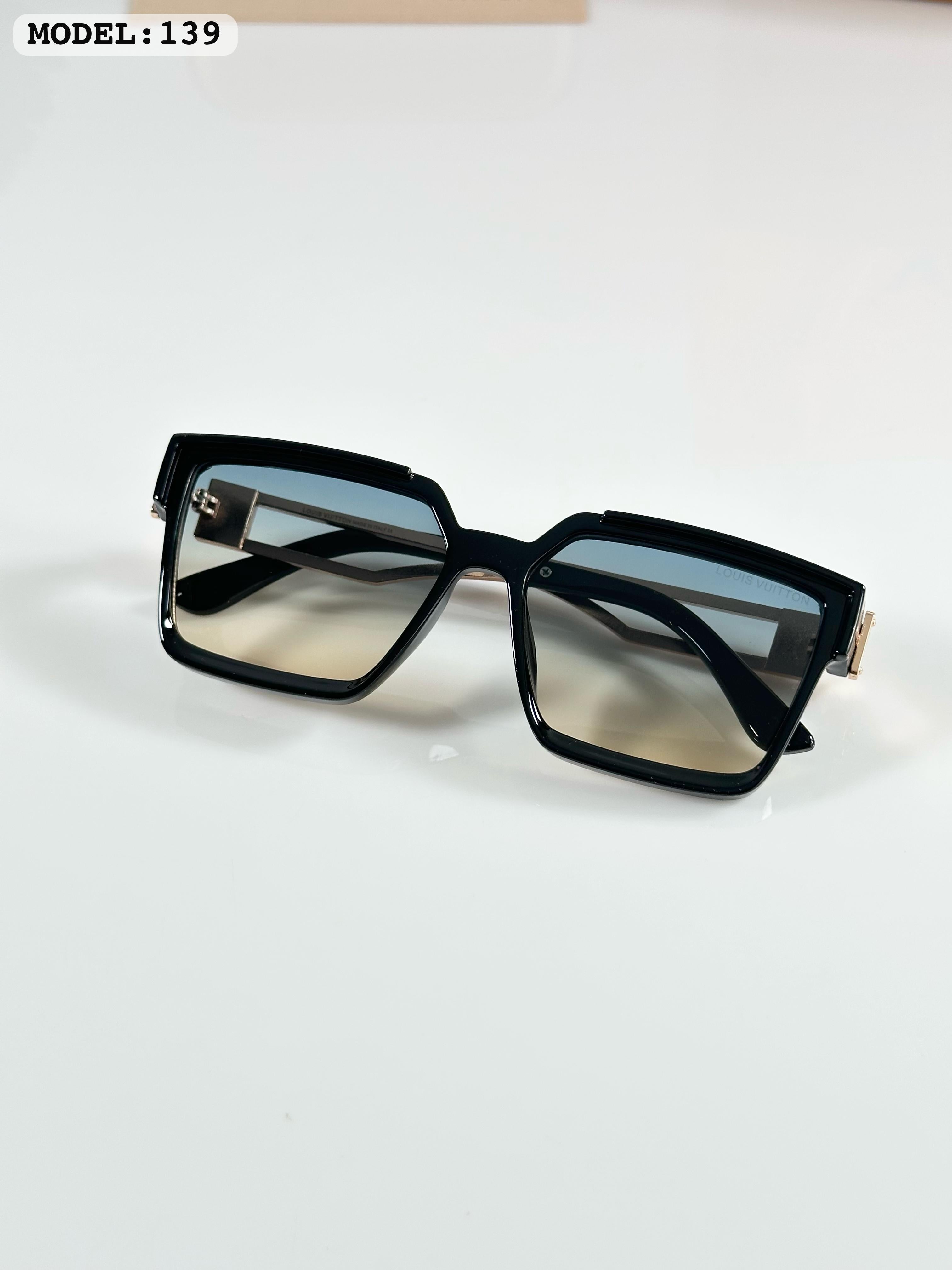 LOUISS VUITTONN 139 GOLD BLACK GREEN DC