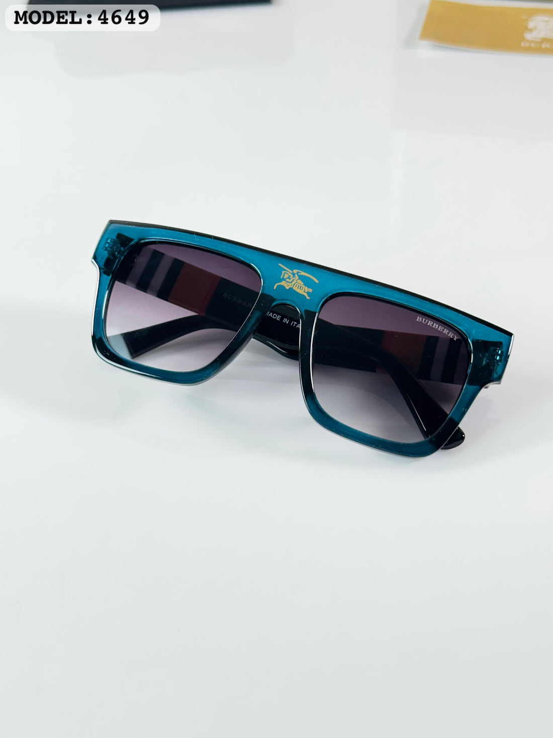 Burrberry 4649 Green Black DC