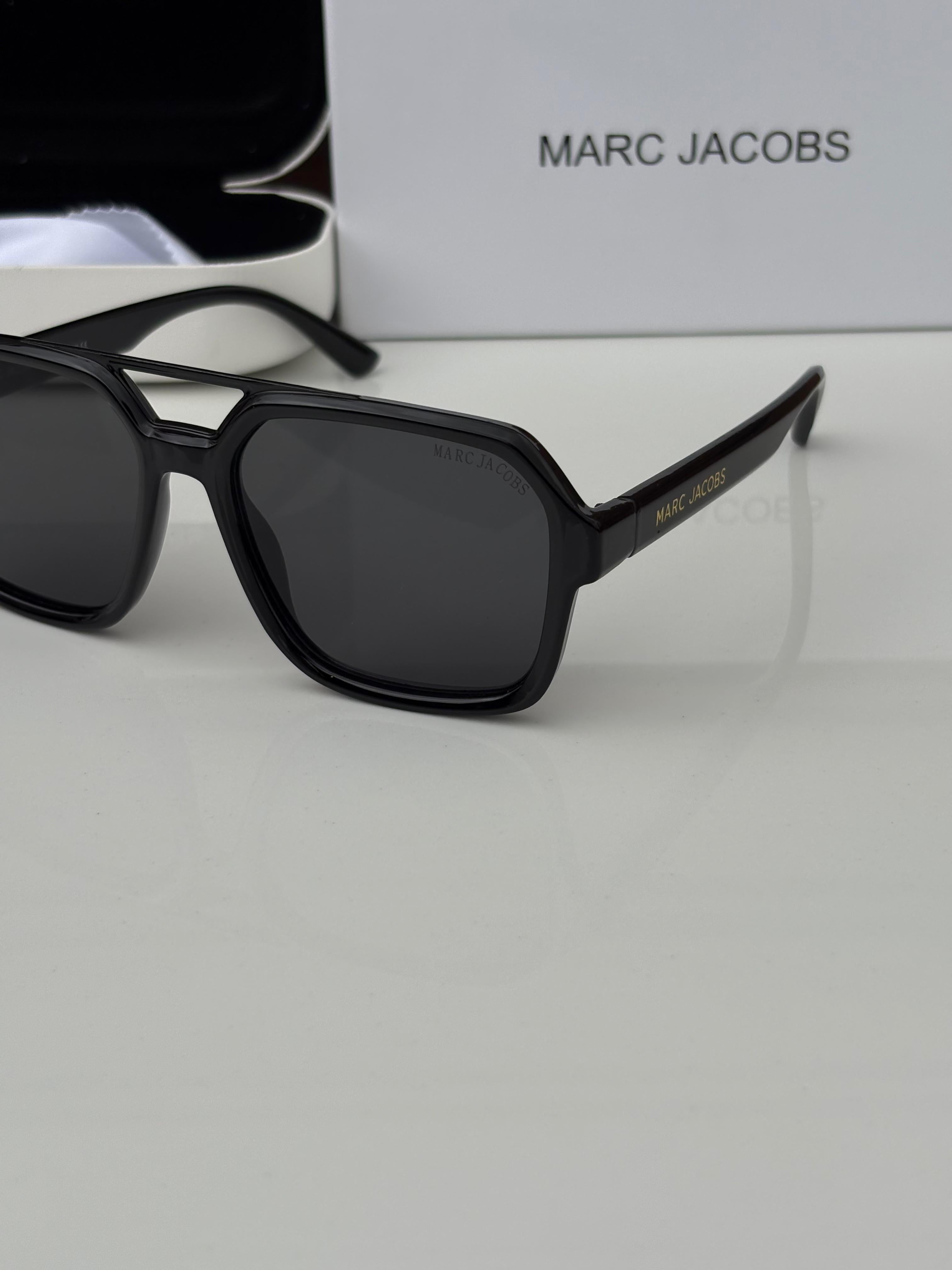 Marcc Jacobss 3621 Black