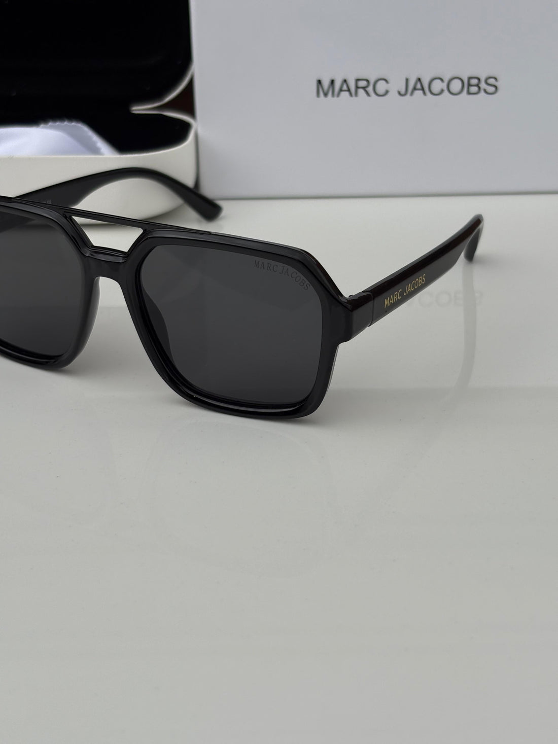 Marcc Jacobss 3621 Black