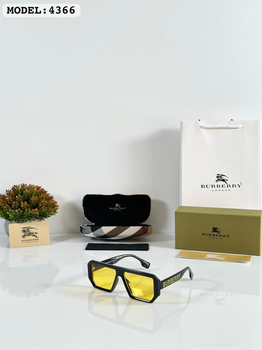 Burrberry 4366 Black/Yellow